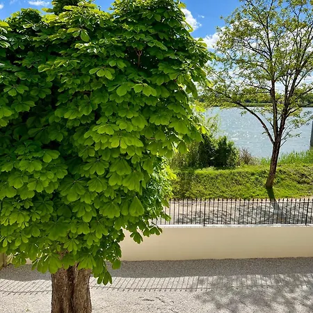 La Du Fleuve Holiday home